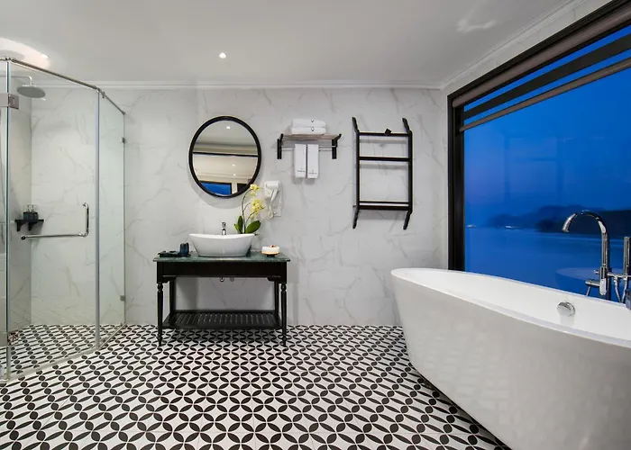  Genesis Luxury Regal Cruise By Premier Group