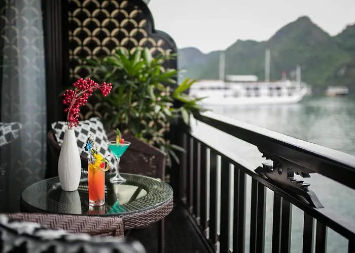 Genesis Luxury Regal Cruise By Premier Group 5* Hạ Long